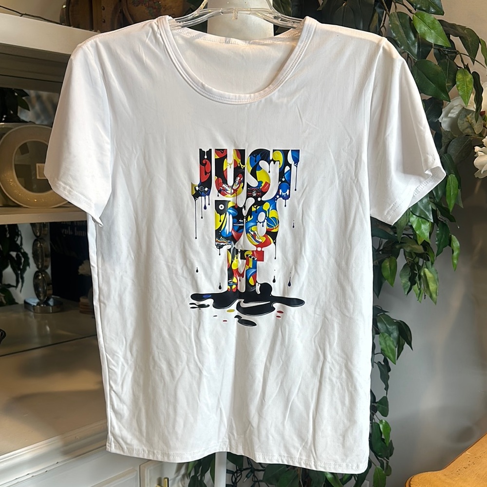 EUC Nike White Graphic Cotton Short Sleeve Tee, M